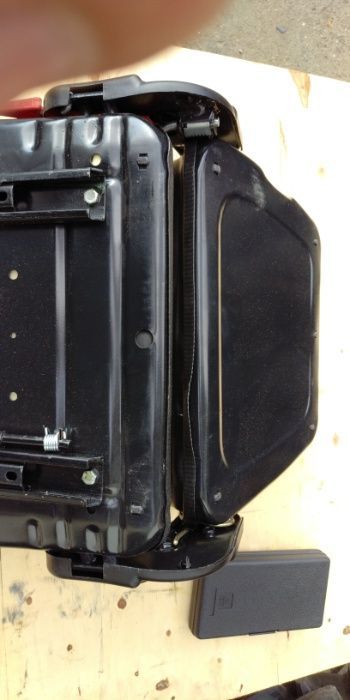 Scaun nou BV55 de stivuitor sau tractor prindere universala u445 3XYT
