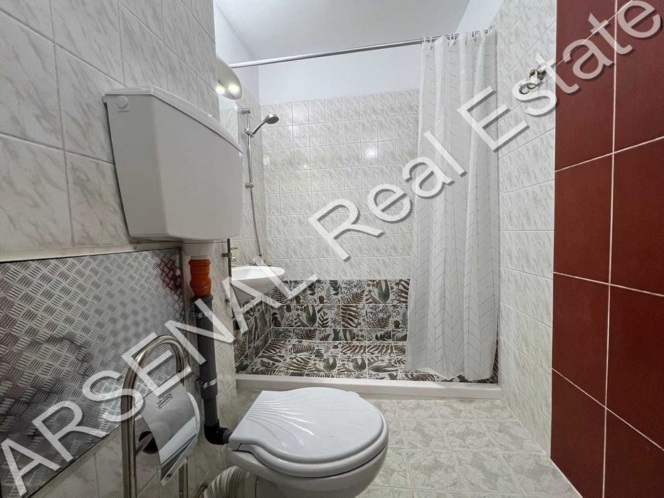 Тристаен апартамент под наем, Дървеница