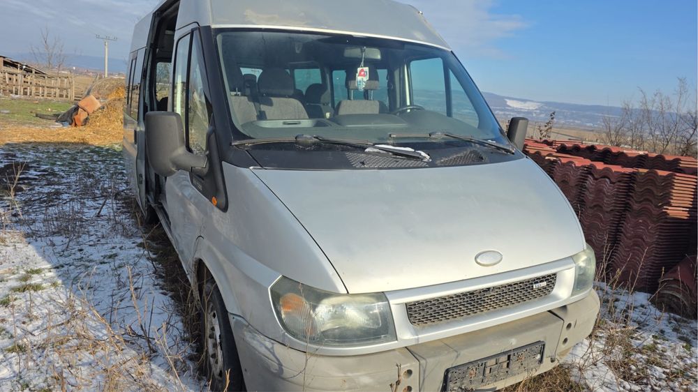 Vand sau dezmembrez ford transit