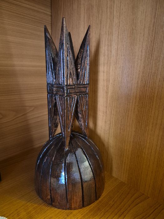 Sculpturi lemn manual