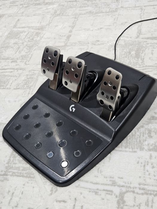 продам руль logitech g923