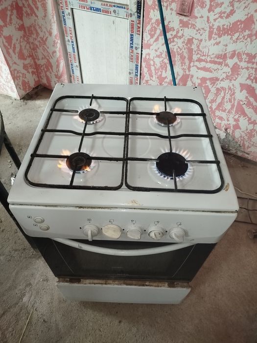 Газовая плита в отличном сост