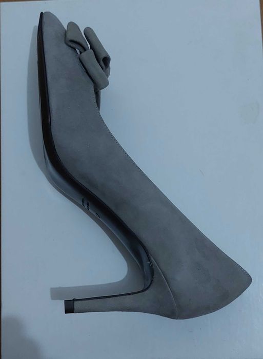 Pantofi de damă din piele întoarsă