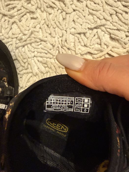 Ботиночки для девочки Keen. В отличном состоянии.