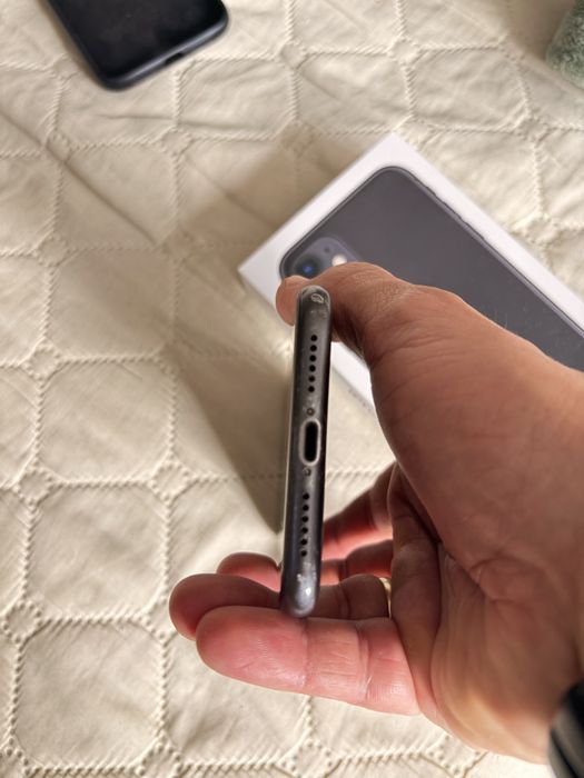 Iphone 11 , 64 GB