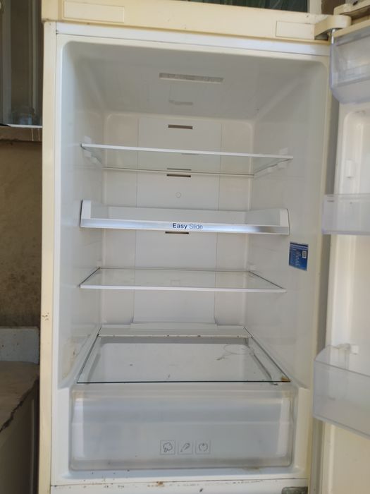 Холодильник SAMSUNG