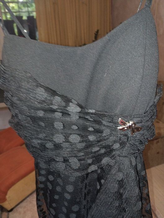 Елегантна рокля  с воал .подходяща за бал и д-р тържества.