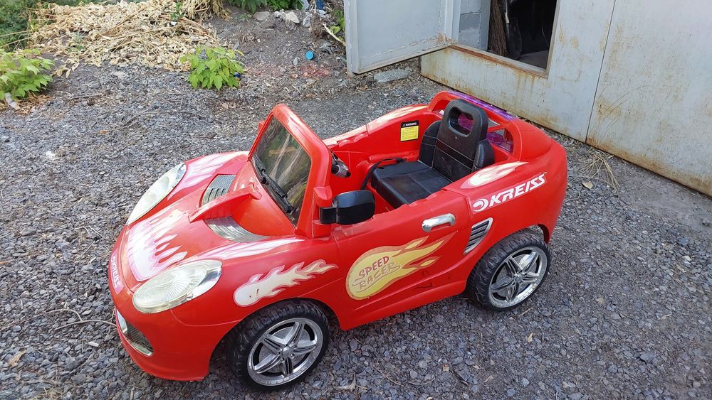 Детский автомобиль