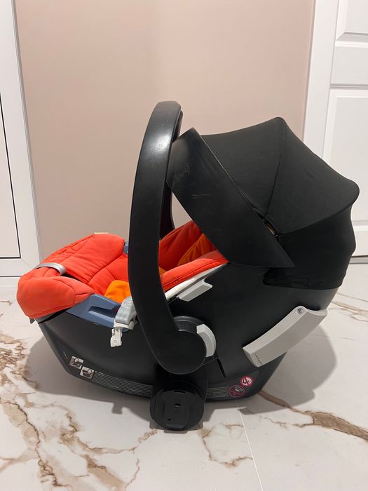 Cybex Aton 4 - детско столче с адаптери