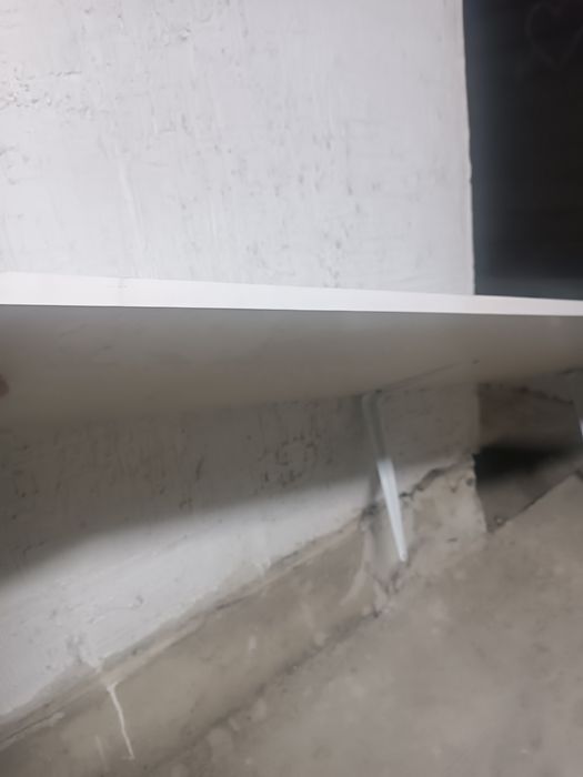 Полка на стену для магазина