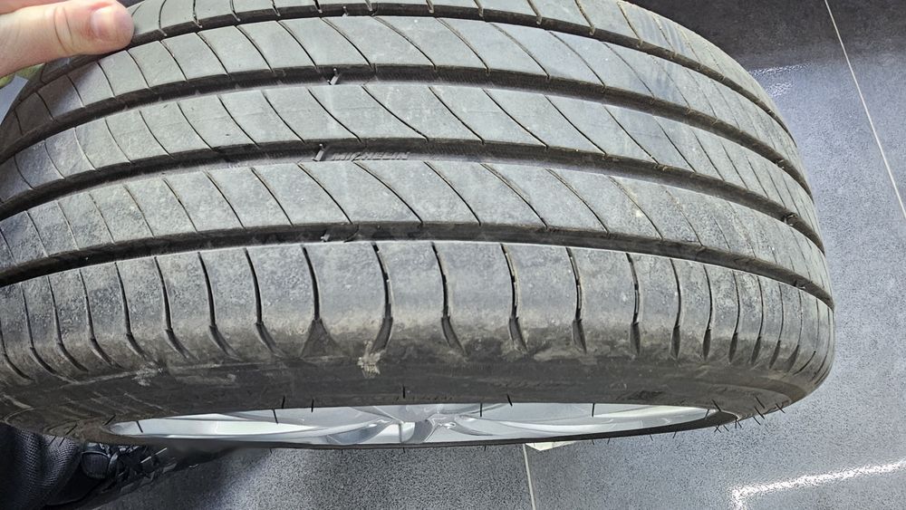 Roți Jante 17 Bmw Volkswagen Audi Mercedes Skoda Seat 5x112 235/55R17 iarna sau 225/45R17 vară Michelin