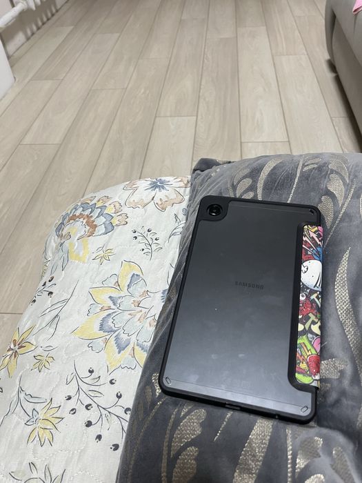 Планшет  самсунг продам