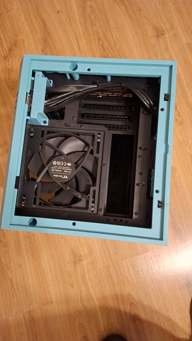 Carcasa Pc THERMALTAKE The Tower 200 turcoaz m-ATX
