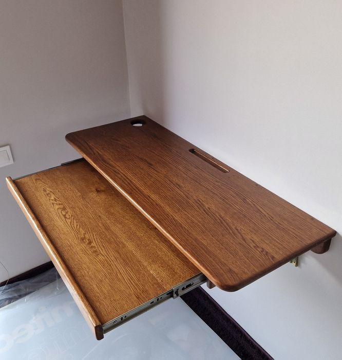 Бюро от масив, правено по поръчка.