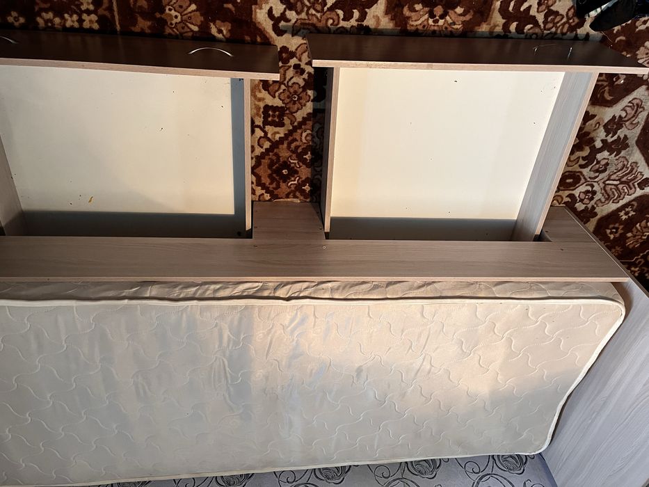 Спальный кроват продаю