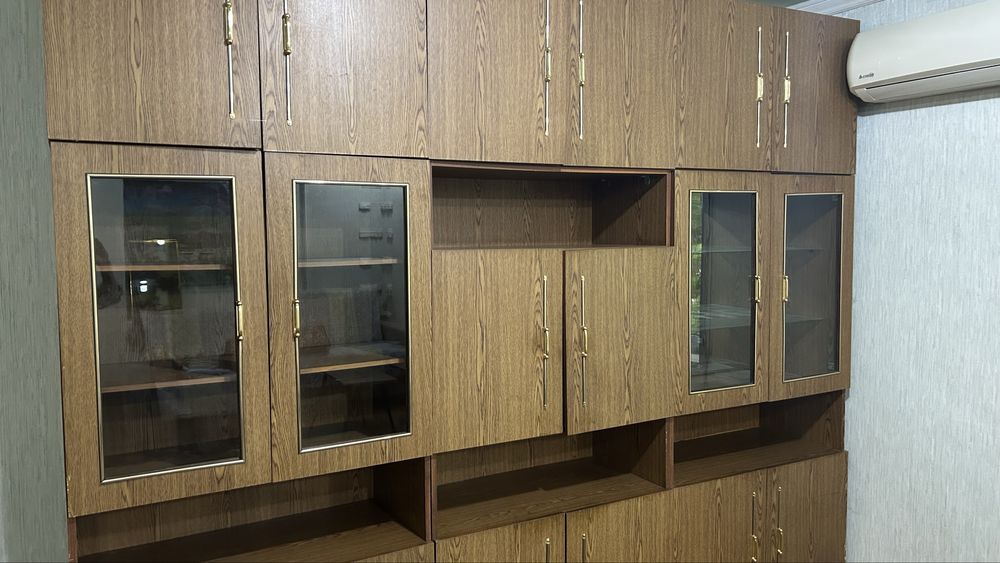 Стенка для посуды (Польша).