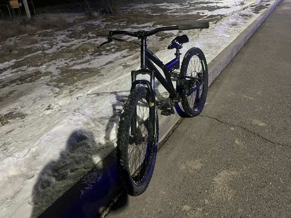 Двух подвесь велосипед