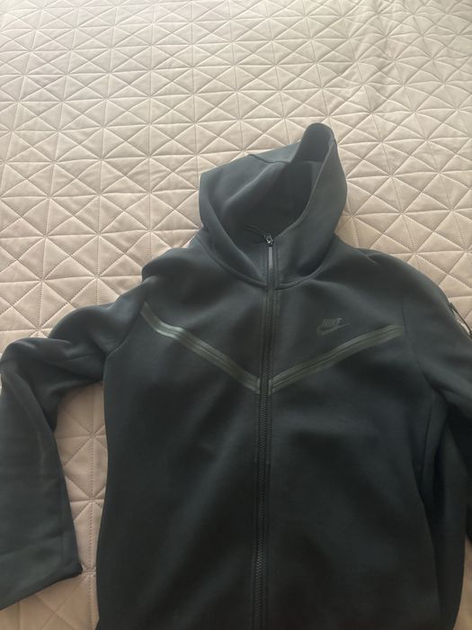 Nike tech fleece negru