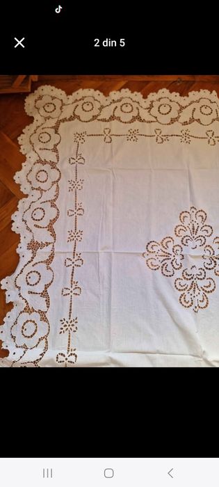 Fata de masa brodata