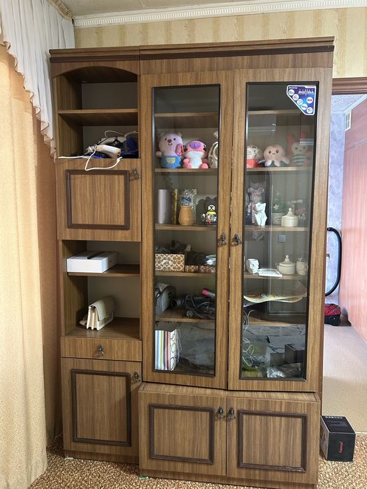 Шкафы и подставка для телевизора