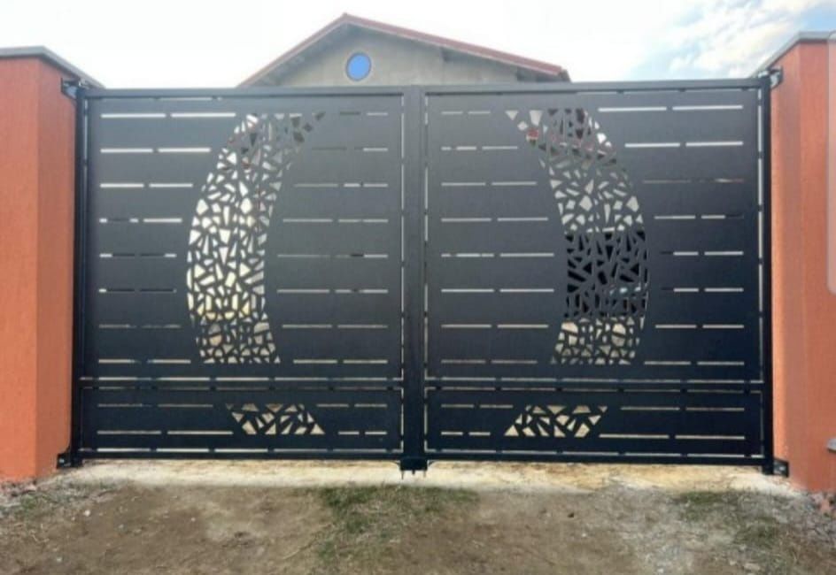 Placi de gard diferite modele la comanda,porți  orice model