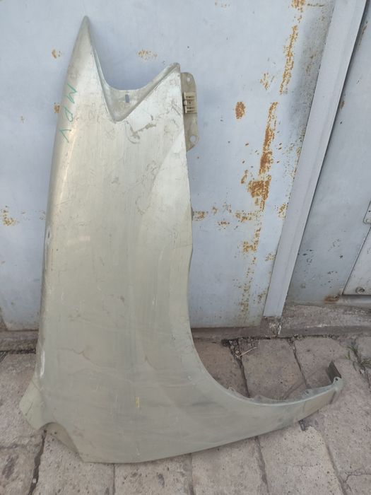 Крыло  Mazda MPV