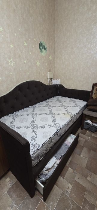 Кровать односпальная, б/у