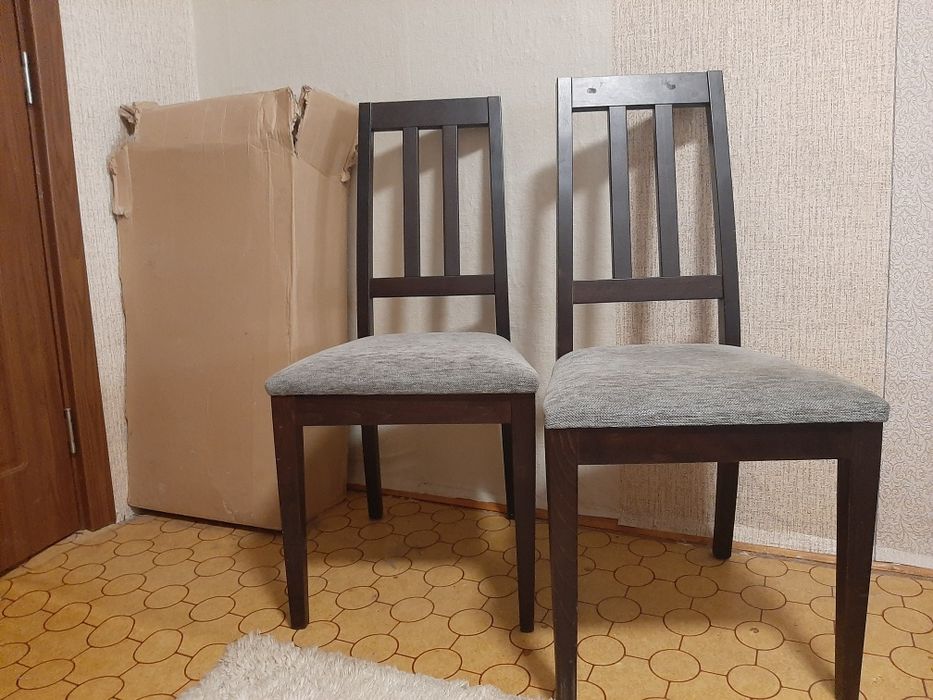 Нови трапезни столове- масив 6 бр.