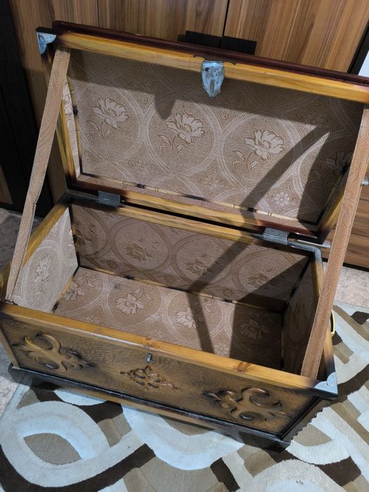 Сундук деревянный