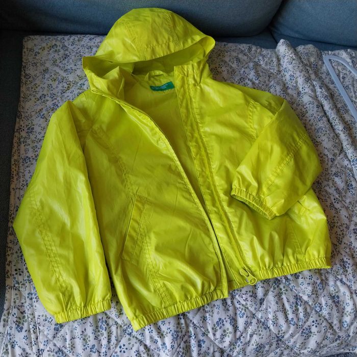 Яке BENETTON 92-98 ветровка неразличима от нова