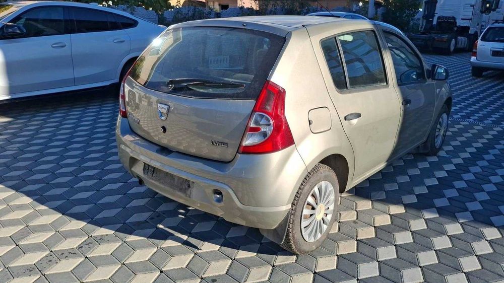 Dezmembrez Sandero 1.4 benzina