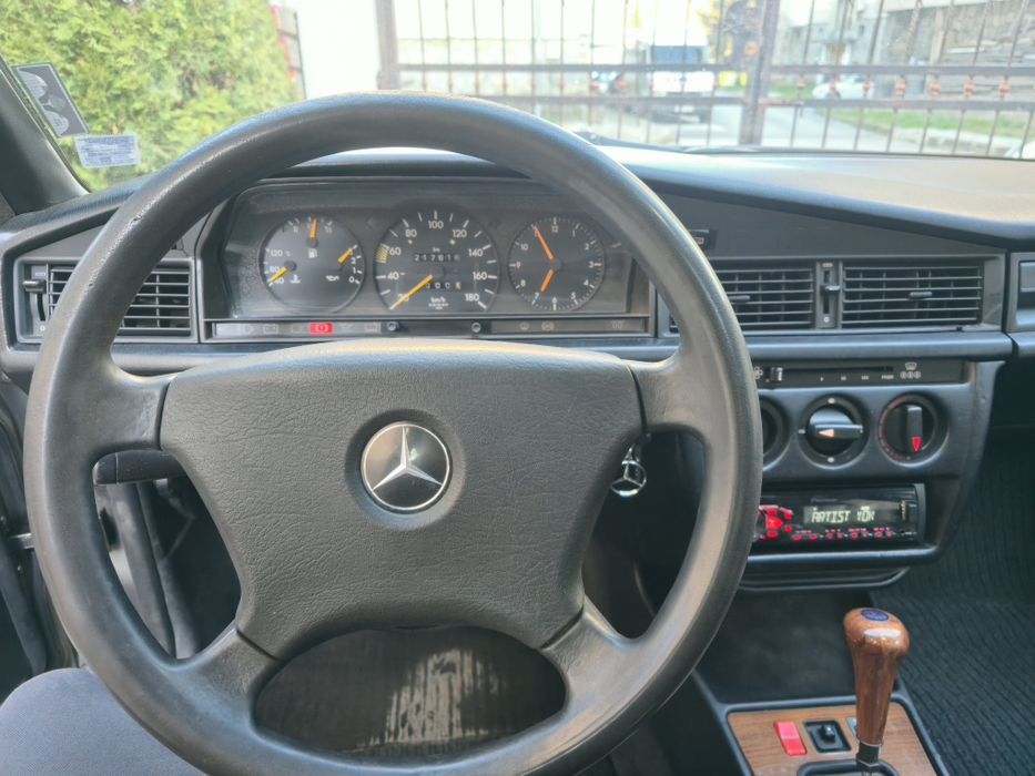 Mercedes 190 d.                                                                                    .