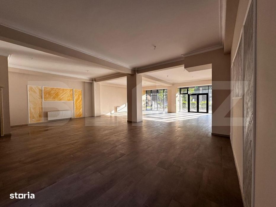 Spatiu comercial central, 161 mp, open space, 2 locuri de parcare