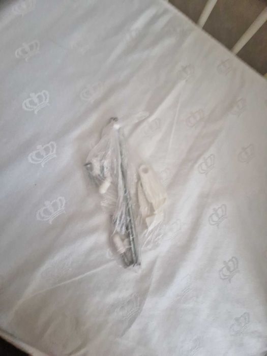 Детская кроватка, белая, с матрацем