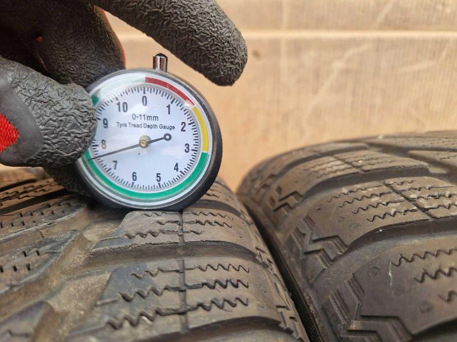 4 броя Dunlop R18 235/65
Зимни гуми 
DOT3422