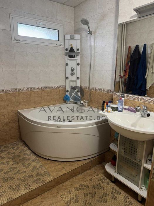 Продава се Тристаен апартамент в Пловдив, Изгрев - 82 кв.м за 809 €/кв.м - Снимка #6