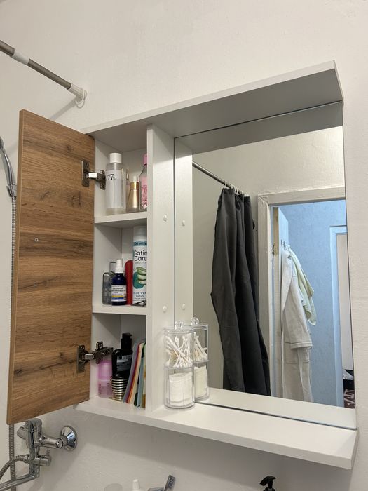 Шкаф зеркальный навесной