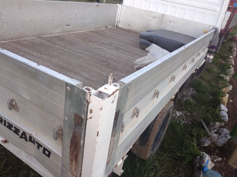 Продавам Нисан трейд на части