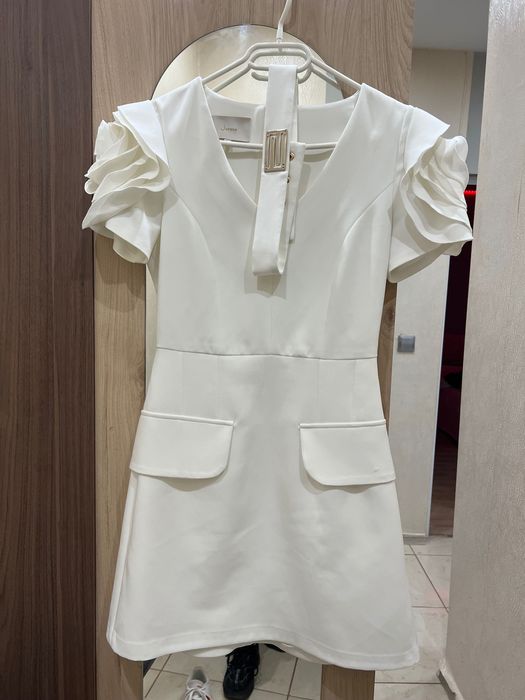 Продава се рокля