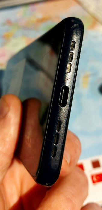 Продавам смарт телефон TCL 305