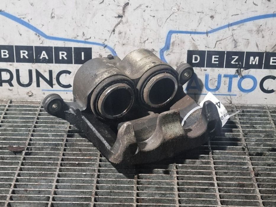 Etrier dreapta fata Nissan Navara D22 2.5 Diesel 1998 - 2004 Manuala 5 Trepte SUV 2 Usi ...