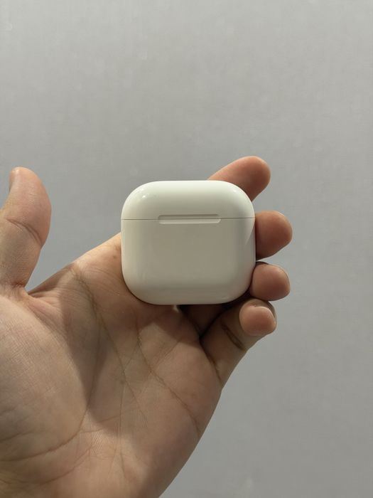 Air Pods 4 Active Noise Cancellation