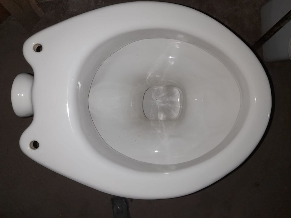 Тоалетна чиния и мивка,порцелан, нови, бели