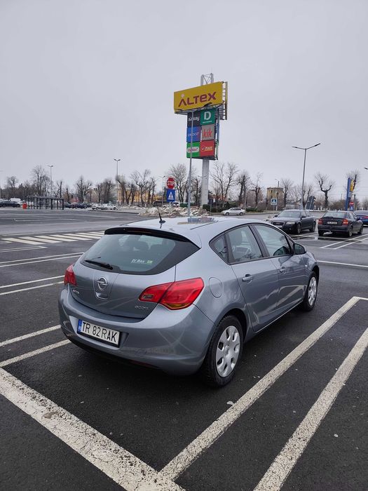 Opel Astra J, an de fabricație 2010
