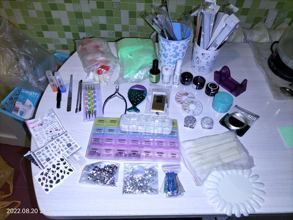 Продам все для маникюра
