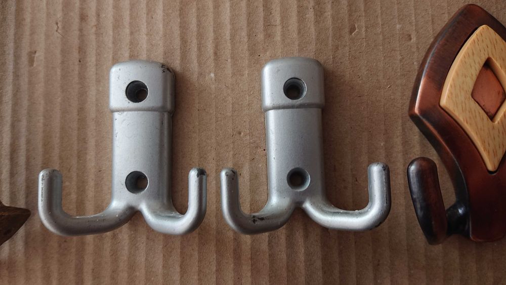 Стара и нови закачалки .