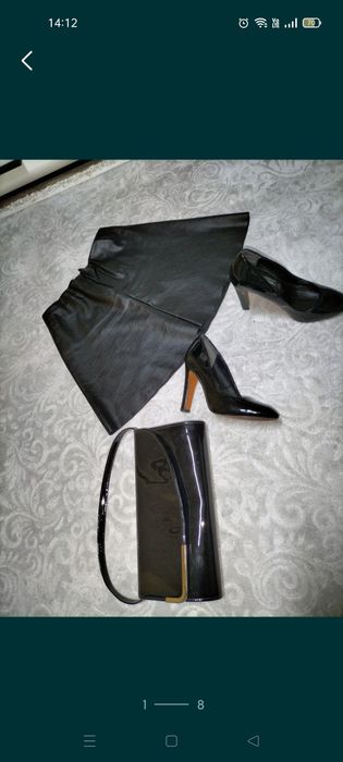 Haine și genți damă.