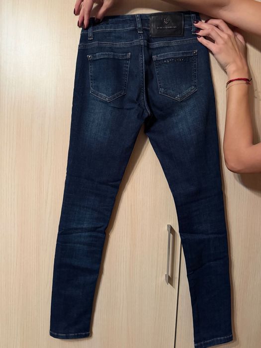 Дамски дънки 27размер