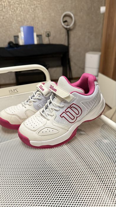 Теннисные кроссовки на девочку