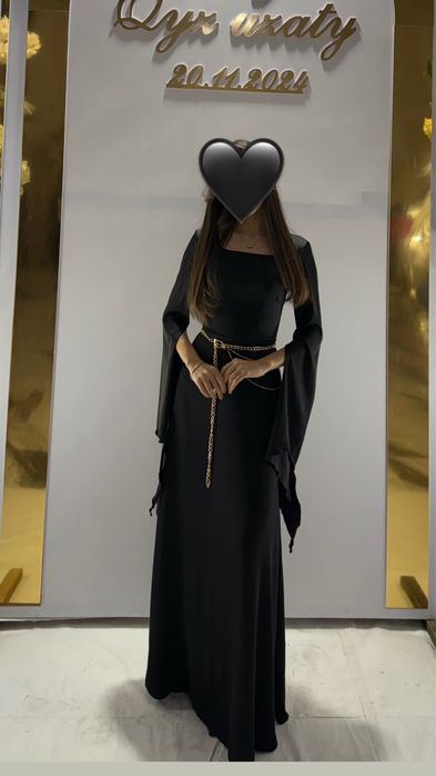 Продаётся чёрное платье